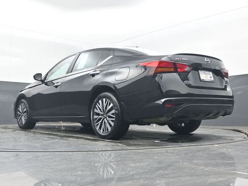 Certified 2025 Nissan Altima 2.5 SV image 27