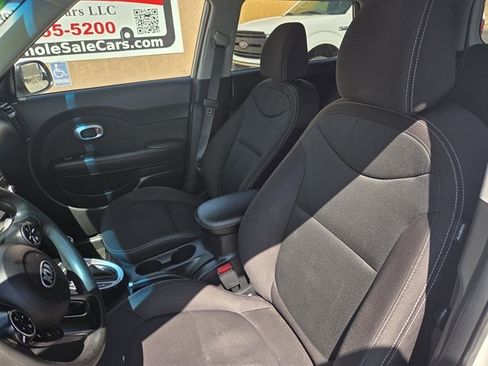 Used 2018 Kia Soul w/ Convenience Package FWD image 7