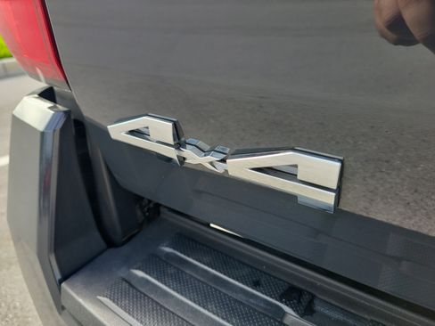 Certified 2025 Toyota Tacoma SR5 AWD/4WD image 9