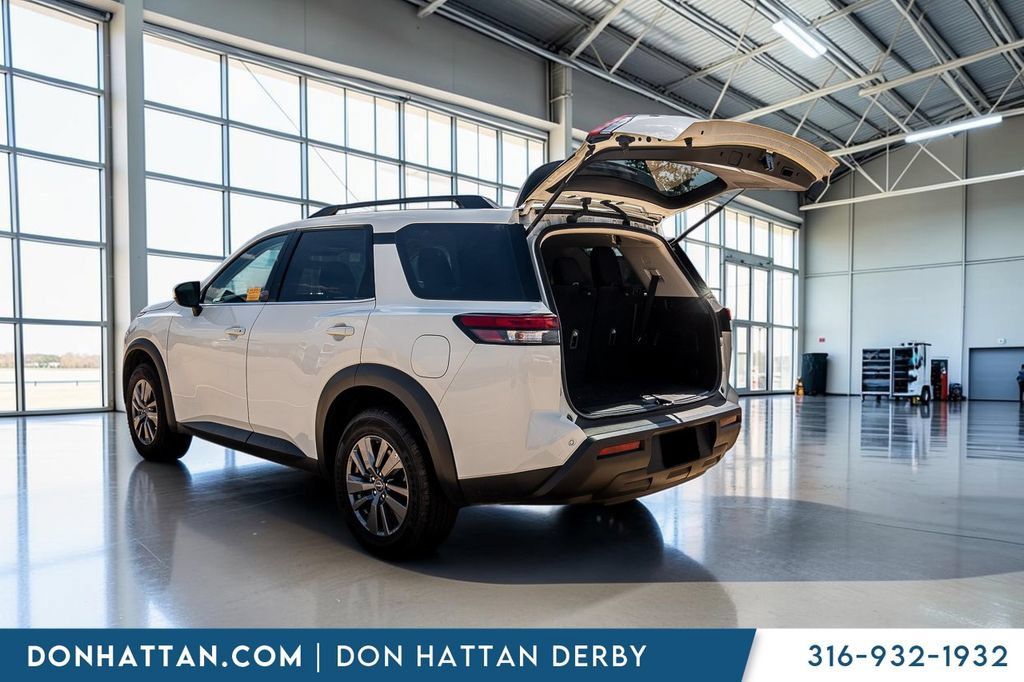 Used 2024 Nissan Pathfinder SV AWD/4WD image 30