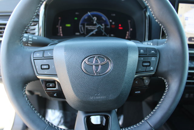 Used 2026 Toyota Camry SE w/ Multimedia Upgrade Package FWD image 18