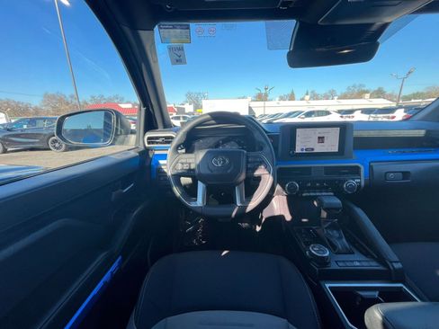 Used 2025 Toyota Tacoma TRD Off-Road image 32