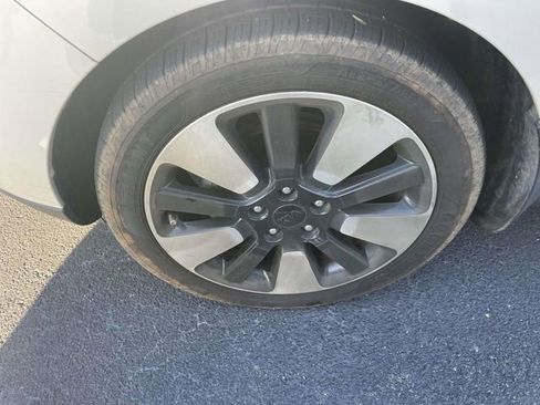 Used 2015 Kia Soul ! w/ Sun & Sound Package image 7