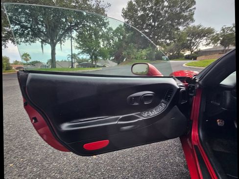 Used 2004 Chevrolet Corvette Convertible w/ Preferred Equipment Group RWD image 34