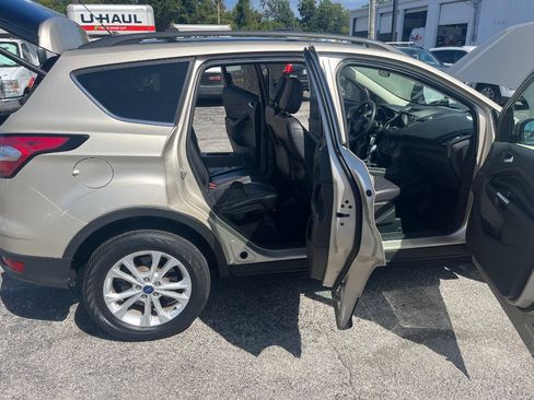 Used 2018 Ford Escape SEL image 17