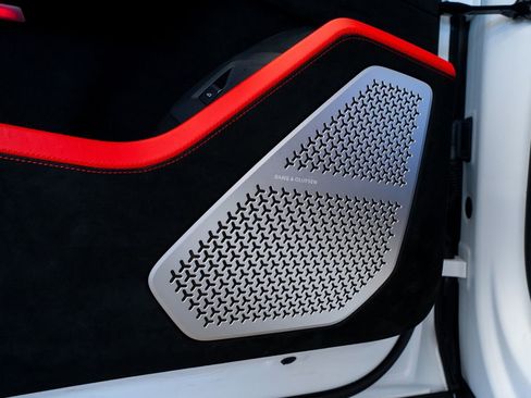 Used 2024 Lamborghini Urus Performante image 38