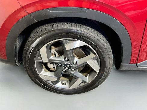 Used 2025 Hyundai Venue SEL FWD image 13