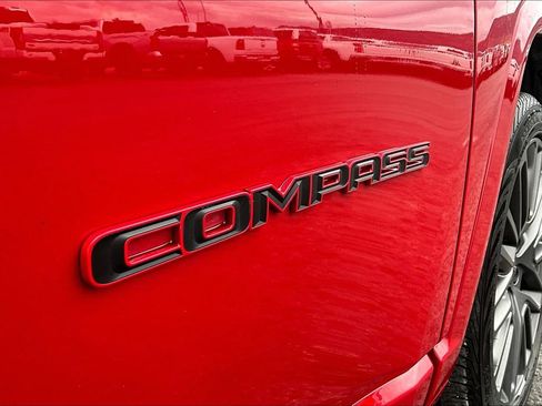 Used 2023 Jeep Compass Limited image 33