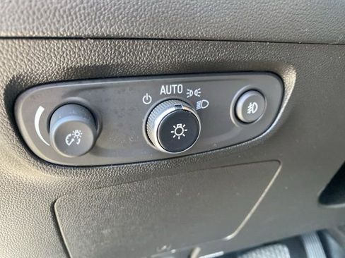 Used 2022 Buick Encore GX Preferred w/ Cold Weather Comfort Package AWD/4WD image 16