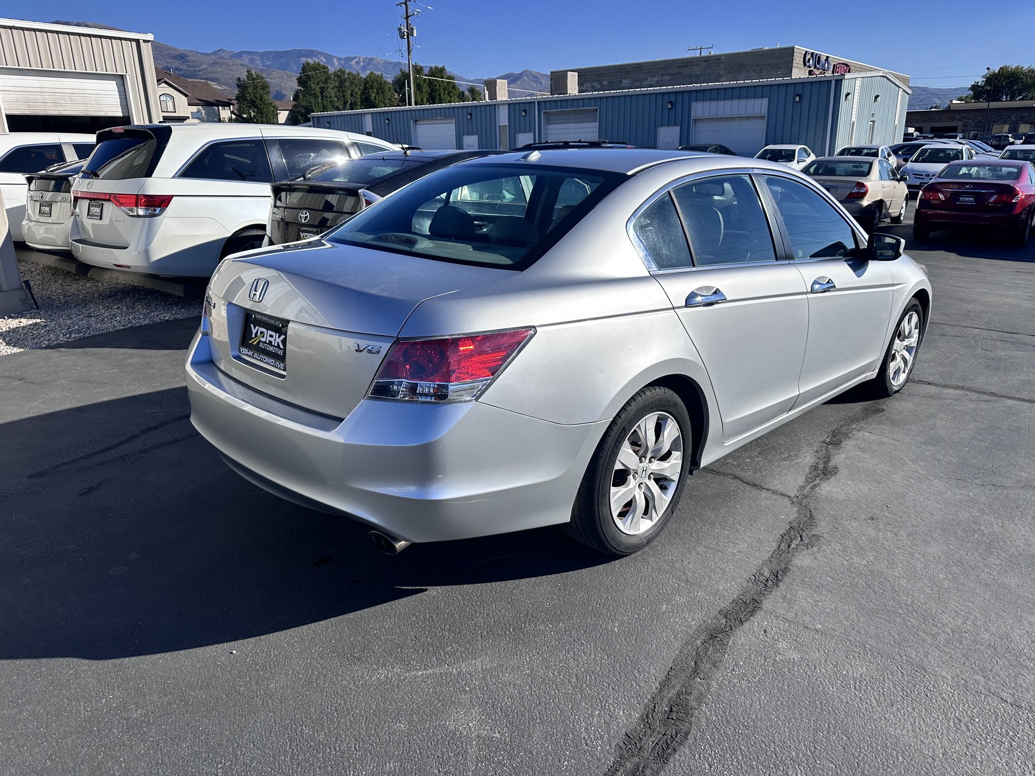 Used 2010 Honda Accord EX-L image 3