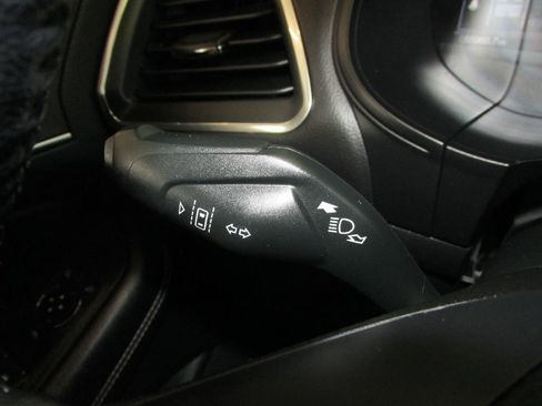 Used 2022 Ford Edge Titanium image 19