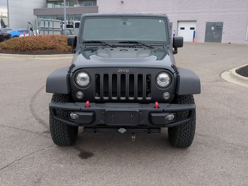Used 2018 Jeep Wrangler Unlimited Rubicon w/ Connectivity Group image 3
