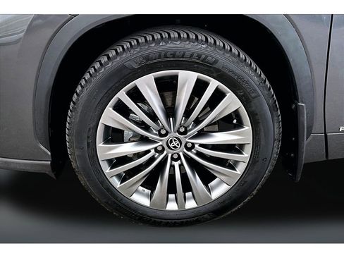 Used 2021 Toyota Highlander Platinum image 35