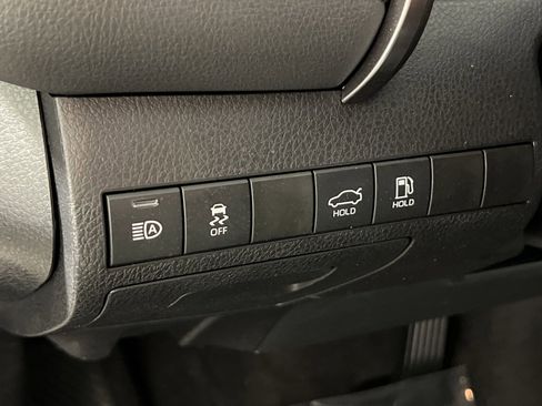 Used 2020 Toyota Camry SE image 31