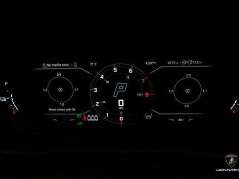 Used 2025 Lamborghini Urus SE AWD/4WD image 50