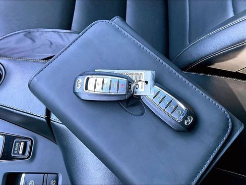 Used 2021 INFINITI QX50 Luxe w/ Appearance Package image 11