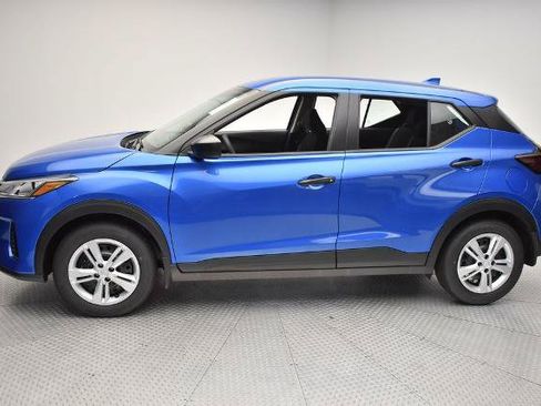 Certified 2025 Nissan Kicks Play S FWD image 8