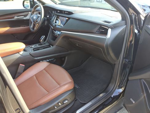 Certified 2023 Cadillac XT5 Premium Luxury w/ LPO, Floor Liner Package AWD/4WD image 37