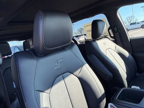 New 2026 Chrysler Pacifica Select w/ S Appearance Package FWD image 25