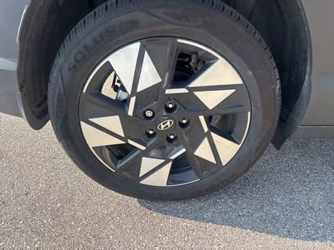 Used 2025 Hyundai Kona SEL FWD image 9