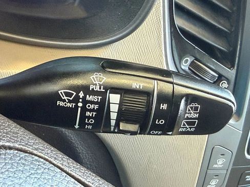 Used 2017 Hyundai Santa Fe Sport image 13