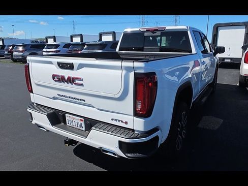 Used 2025 GMC Sierra 1500 AT4 w/ AT4 Premium Package AWD/4WD image 8