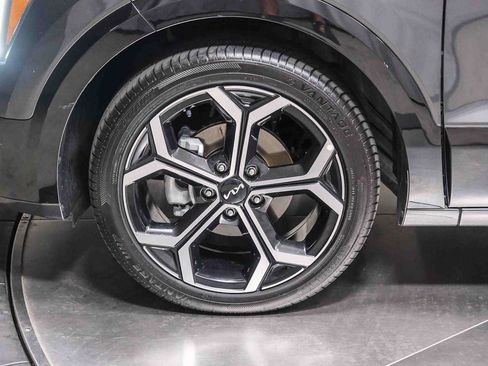 Used 2023 Kia Niro EX Touring FWD image 10