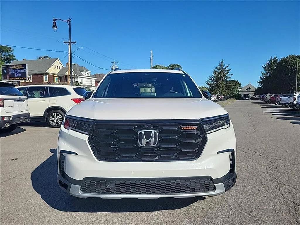 Used 2024 Honda Pilot TrailSport image 8