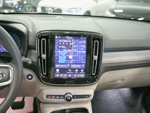 New 2026 Volvo XC40 B5 Plus w/ Climate Package image 19