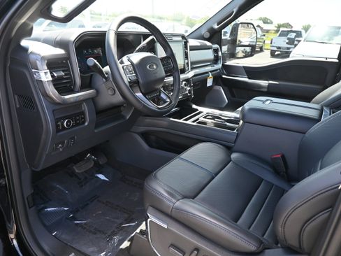 New 2026 Ford F250 Platinum w/ Tremor Off-Road Package AWD/4WD image 17