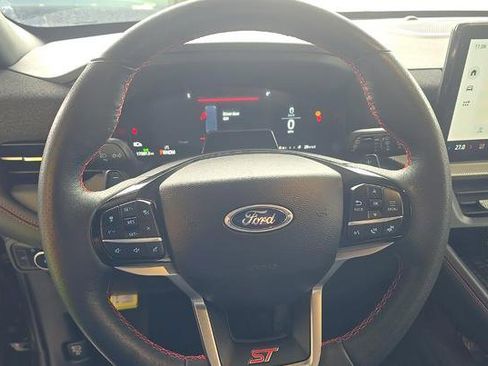 Used 2025 Ford Explorer ST AWD/4WD image 7