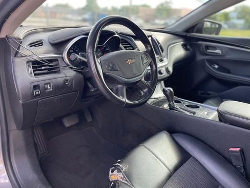 Used 2017 Chevrolet Impala LT FWD image 22