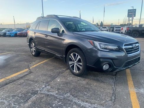 Used 2018 Subaru Outback 2.5i Limited image 7