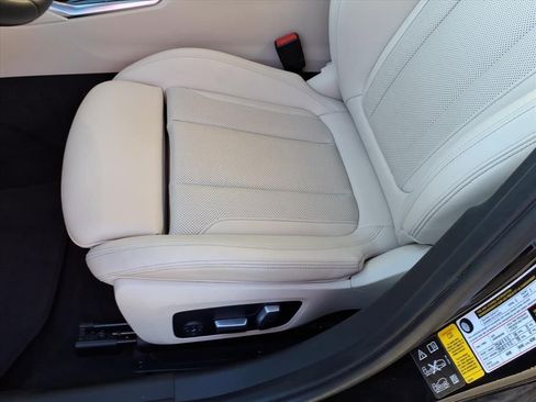 Used 2022 BMW 330i xDrive Sedan w/ Premium Package image 24