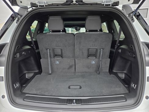 New 2025 Jeep Grand Cherokee L Laredo image 29