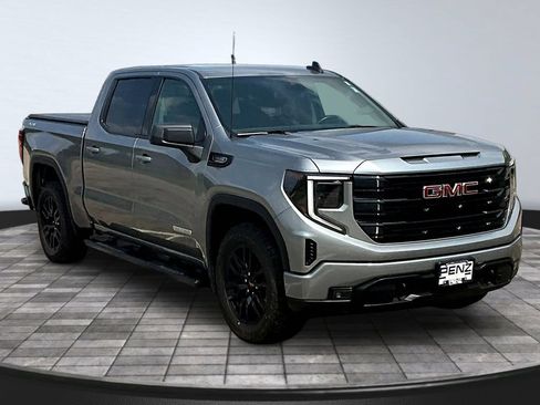 Used 2023 GMC Sierra 1500 Elevation AWD/4WD image 3