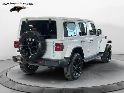 Used 2025 Jeep Wrangler Unlimited Sahara image 3
