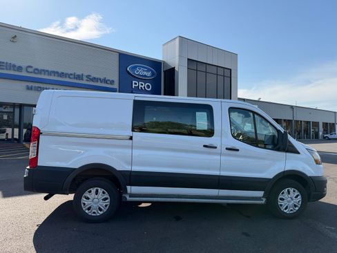 Used 2024 Ford Transit 250 Low Roof w/ Exterior Upgrade Package RWD image 12