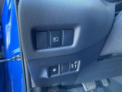 Used 2019 Toyota C-HR LE image 18