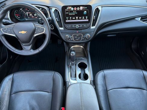 Used 2018 Chevrolet Malibu LT w/ Leather Package image 18