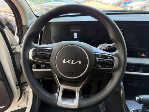 Used 2025 Kia Sportage LX FWD image 27
