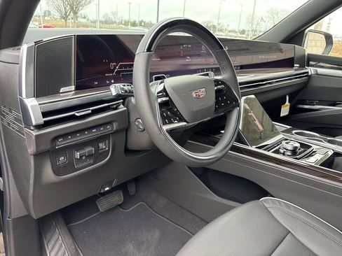 New 2026 Cadillac Escalade Luxury w/ Touring Package AWD/4WD image 25