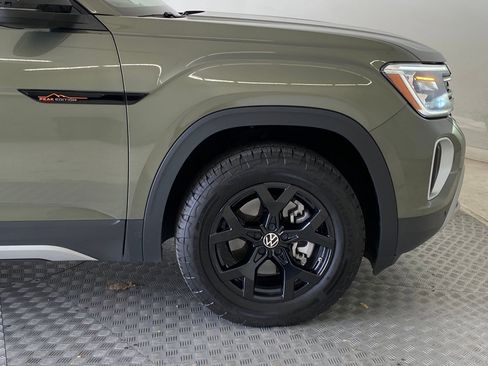 Used 2024 Volkswagen Atlas Peak Edition SEL image 11
