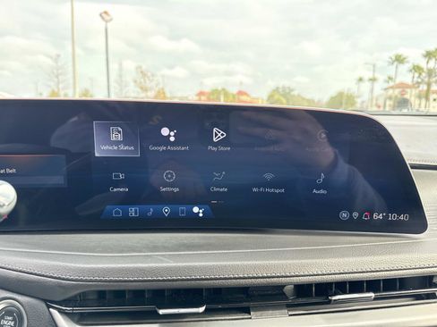 Used 2025 Cadillac XT4 Premium Luxury image 25