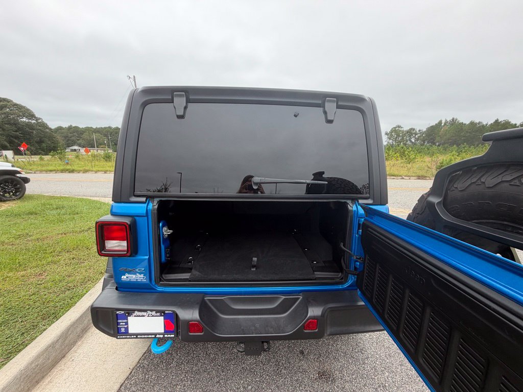 Used 2024 Jeep Wrangler Unlimited AWD/4WD image 42