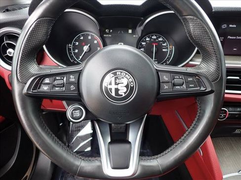 Used 2021 Alfa Romeo Stelvio Ti w/ Nero Edizione AWD/4WD image 15
