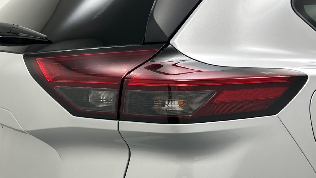 Certified 2025 Nissan Rogue SV AWD/4WD image 22