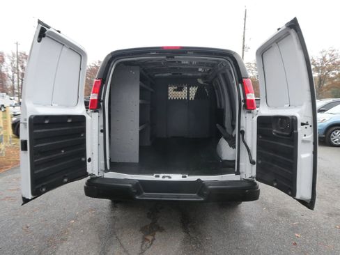 Used 2021 Chevrolet Express 2500 w/ Driver Convenience Package image 7