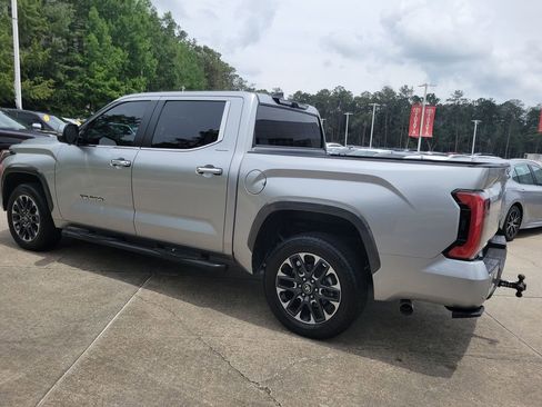 Used 2025 Toyota Tundra Limited AWD/4WD image 3