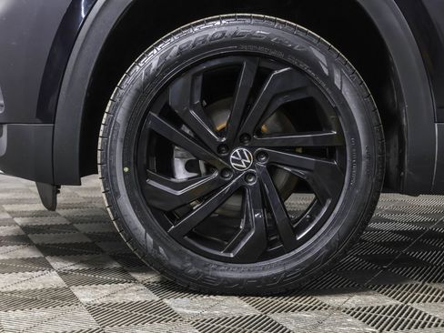 Used 2022 Volkswagen Atlas SE w/ Black Wheel Package image 22